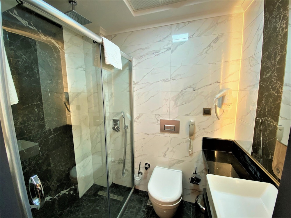 MIYAS LUXURY HOTEL 22/23