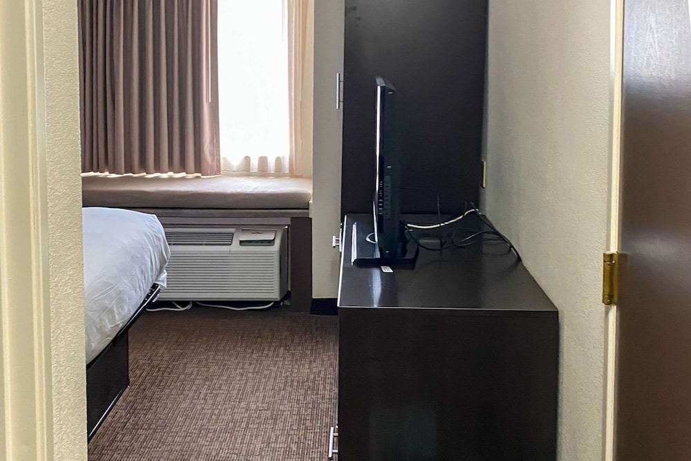 Sleep Inn & Suites Decatur West 22/41