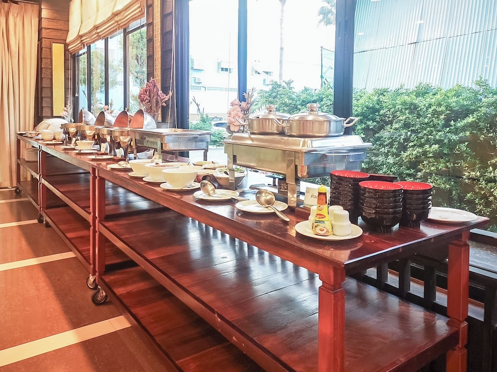 RueanPhae Royal Park Hotel 48/50
