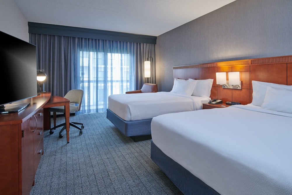 Room at COURTYARD DETROIT LIVONIA, LIVONIA - MI