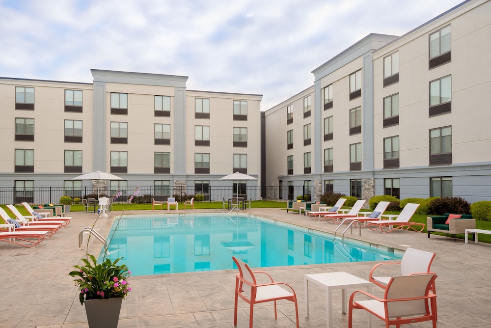 Holiday Inn East Windsor 1/60