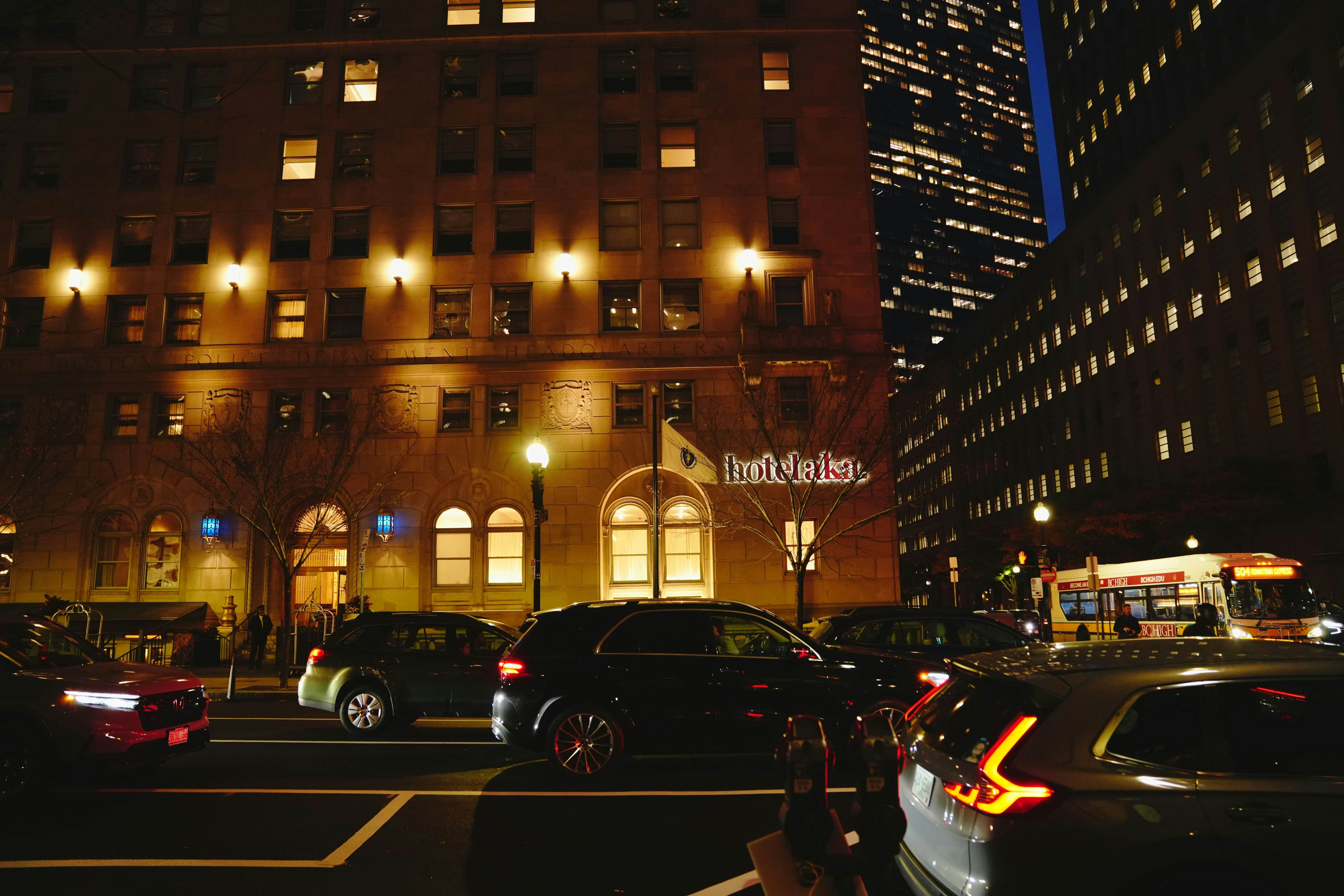 Hotel AKA Back Bay (ex. Loews Boston Hotel) 54/58