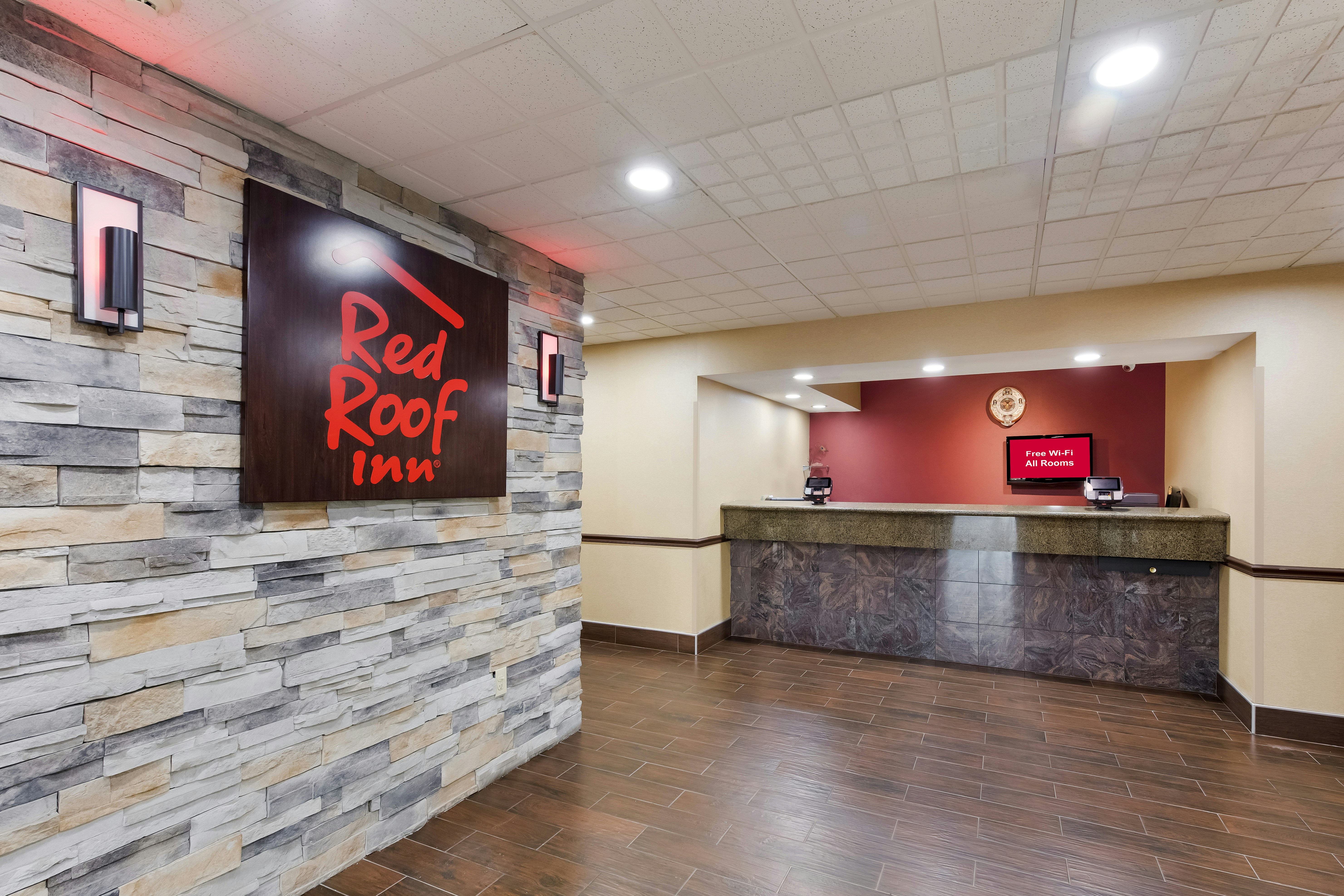 Red Roof Inn and Suites Columbus - W. Broad 16/55