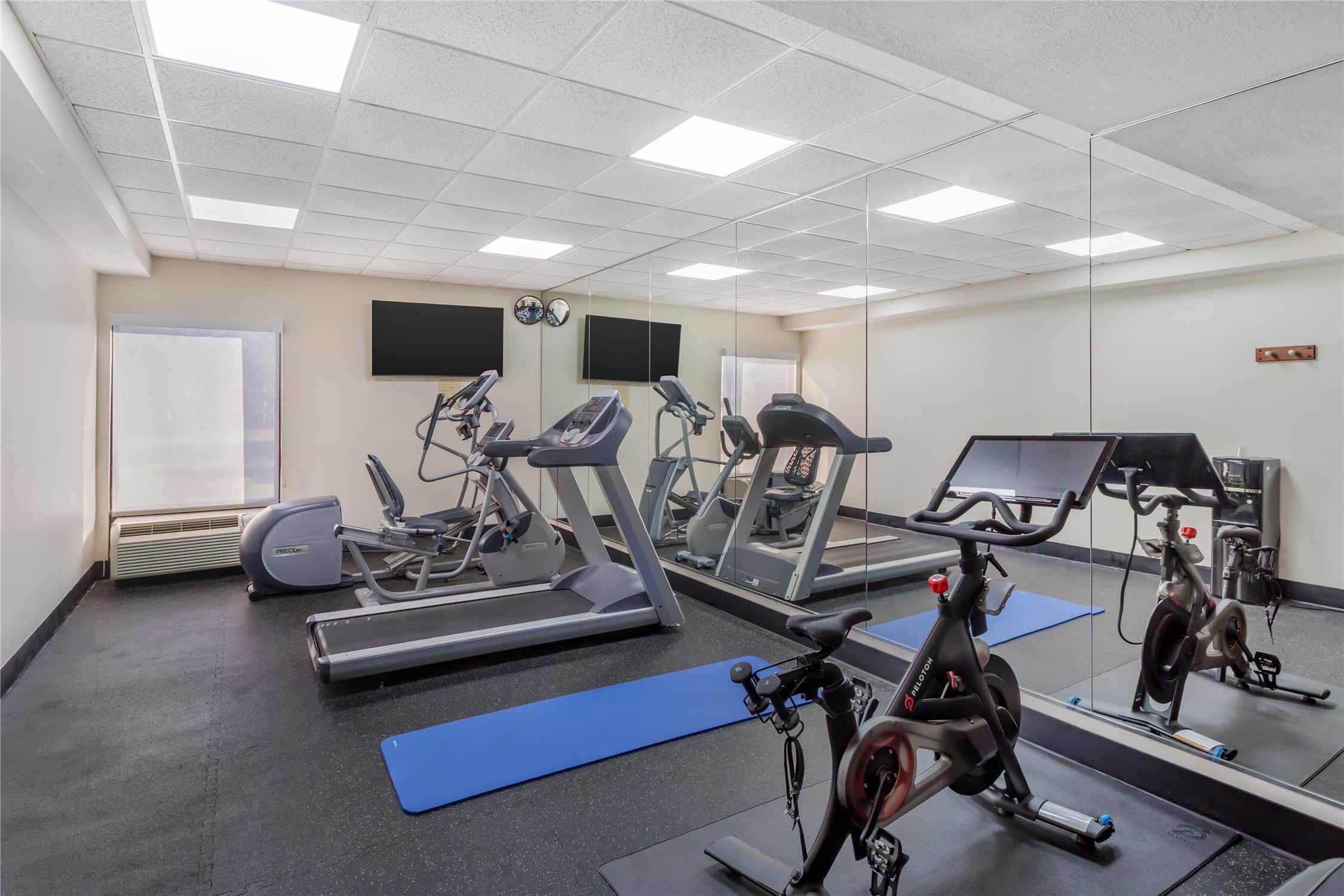 Best Western Plus Madison Inn 26/53