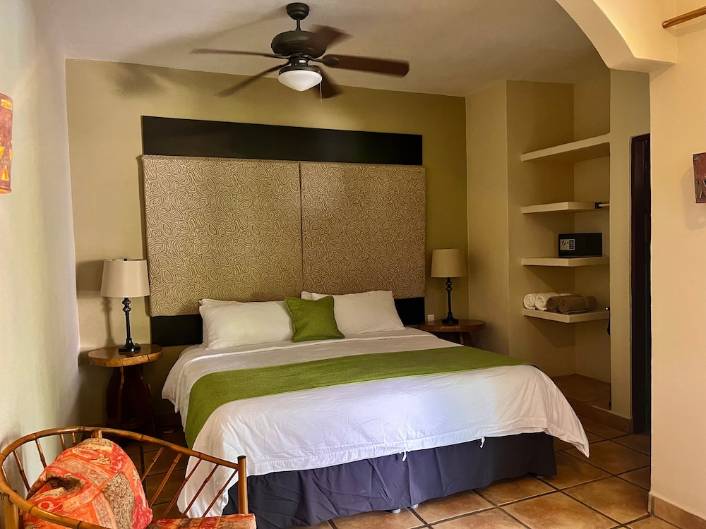 Hotel Cantarana 16/50