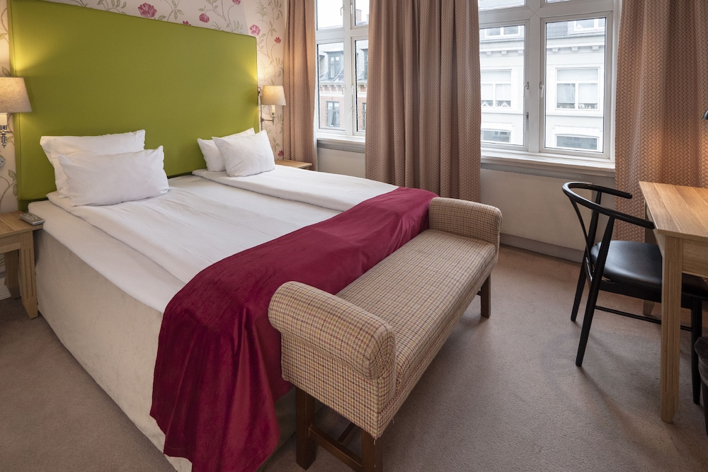 Hotel Mayfair 22/67
