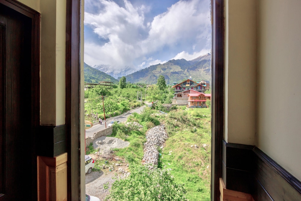 The Katoch Grand Resort 48/50
