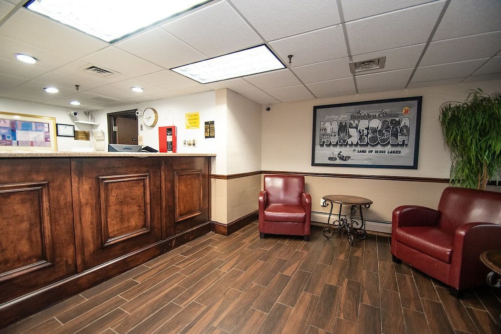 Super 8 by Wyndham Brooklyn Center/MPLS 6/25