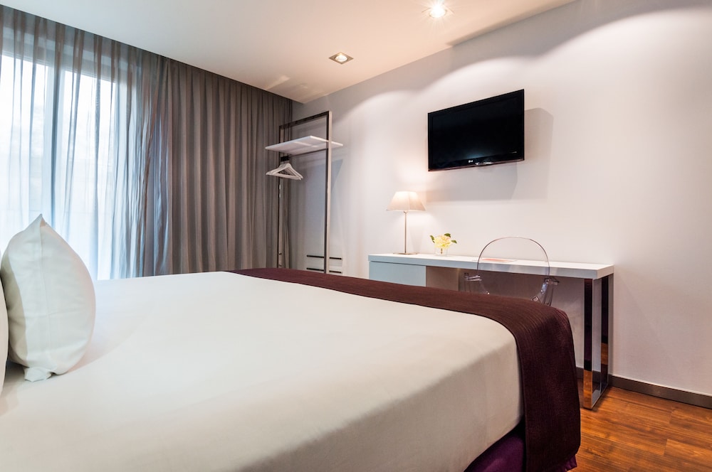 ROOM, SINGLE, DOUBLE BED