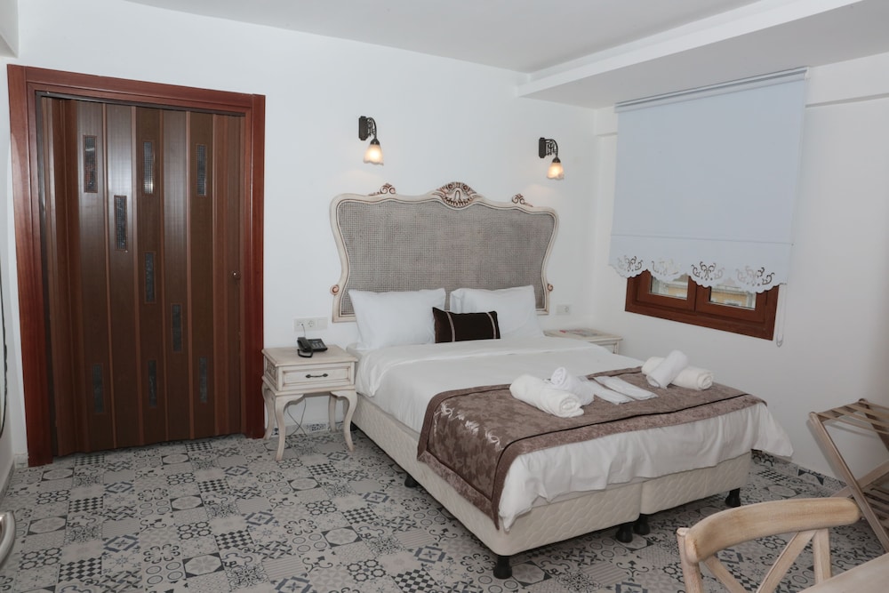 Oriella Hotel 5/40