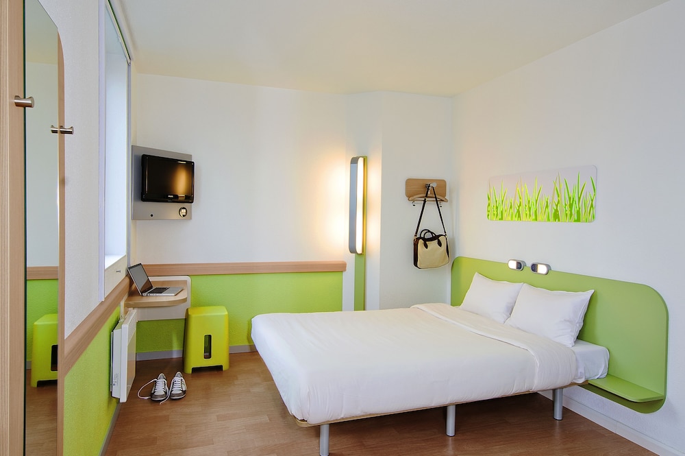 Ibis Budget Zurich City West 27/63