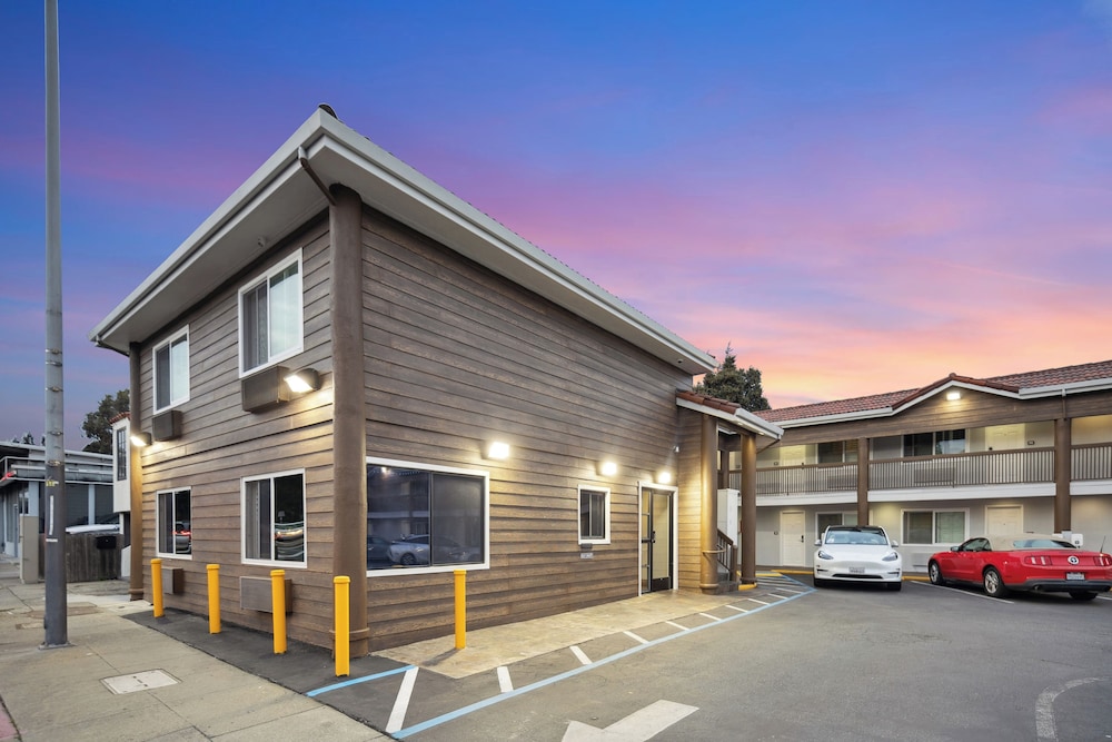Bayhill Inn San Bruno 6/36