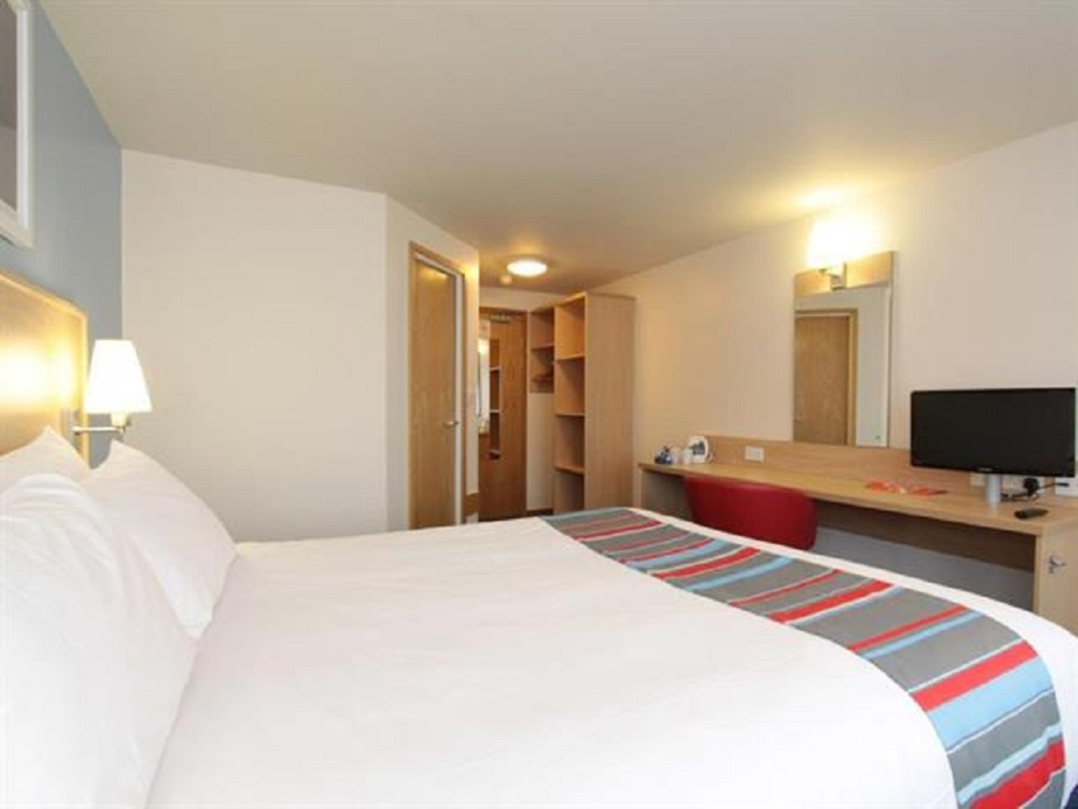Travelodge Swansea Central 14/54