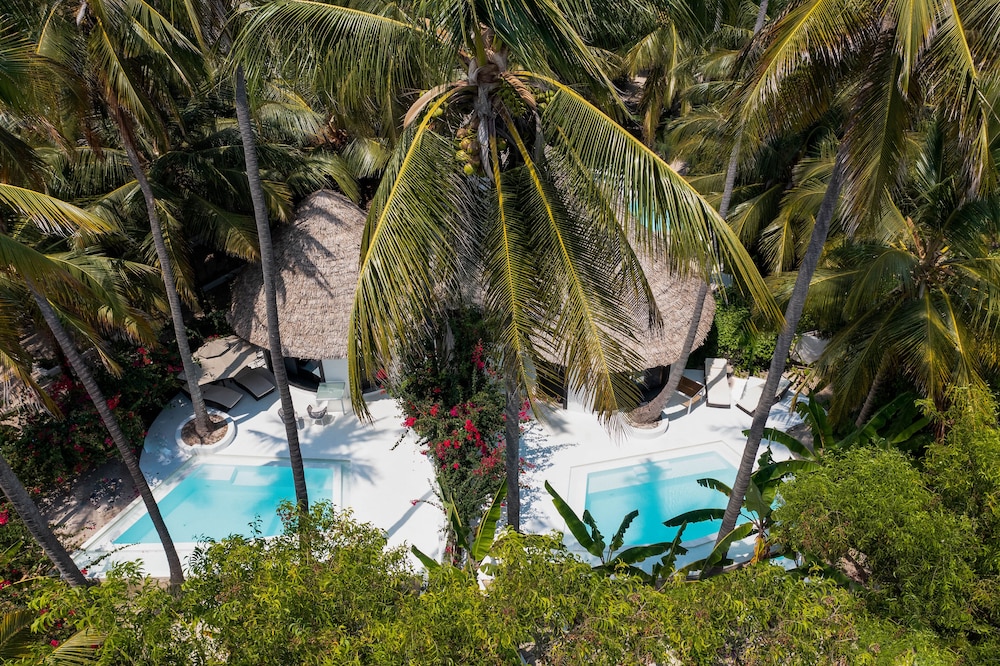 Blue Moon Resort 44/50