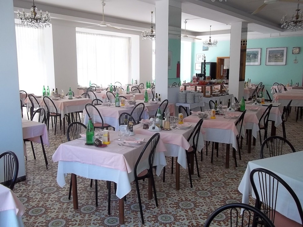 Hotel Italia 32/50