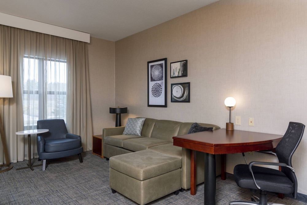 Residence Inn Midland Marriott 27/44