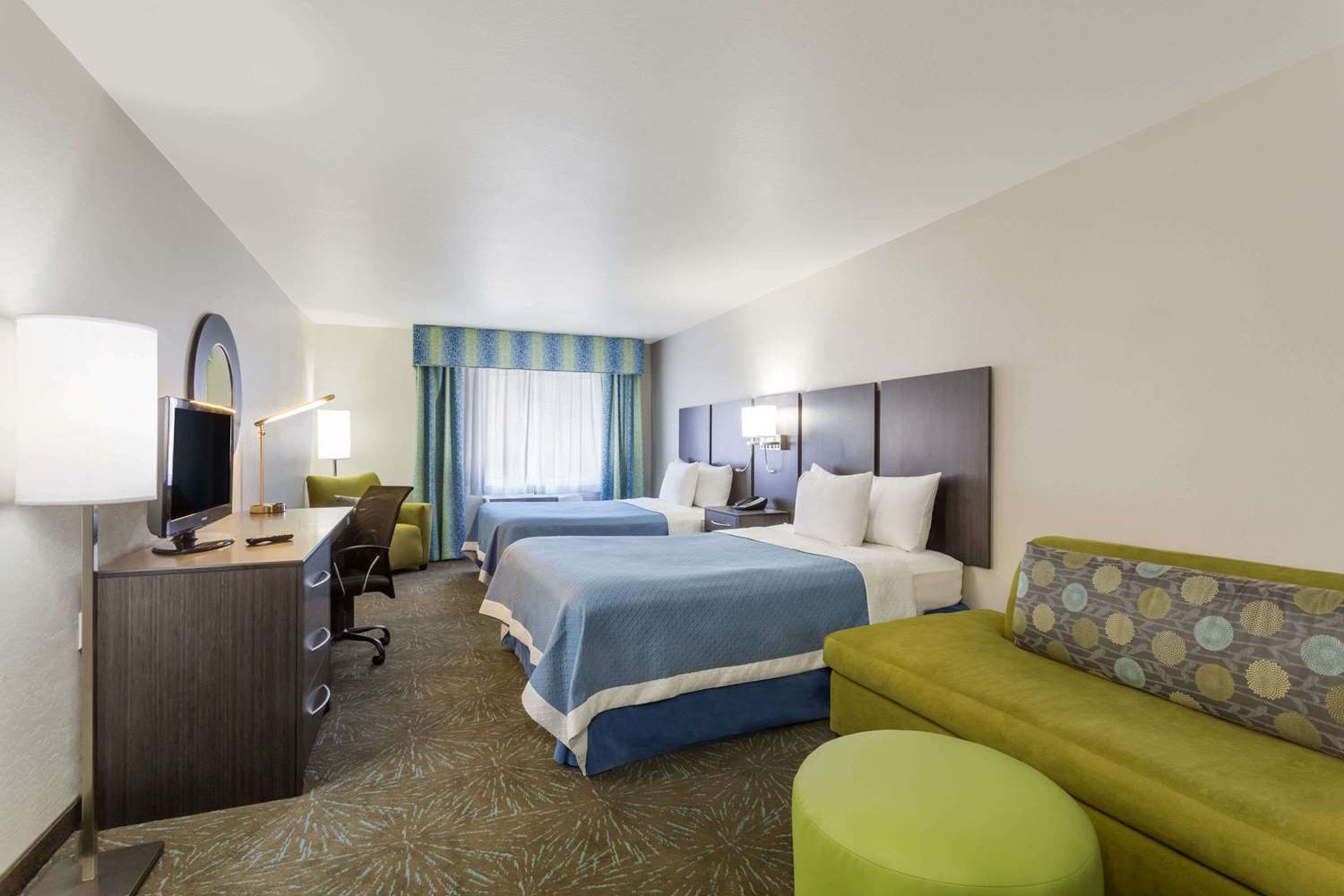 Days Inn & Suites by Wyndham East Flagstaff 17/36