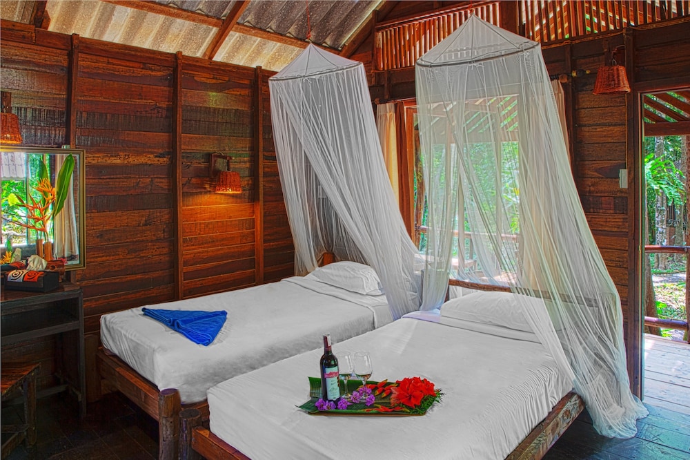 Khao Sok Riverside Cottages 6/50