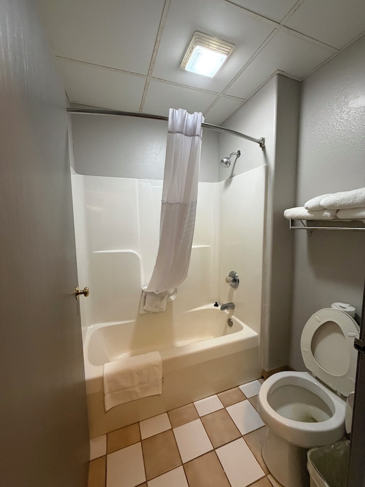 Days Inn by Wyndham Kentland 35/49
