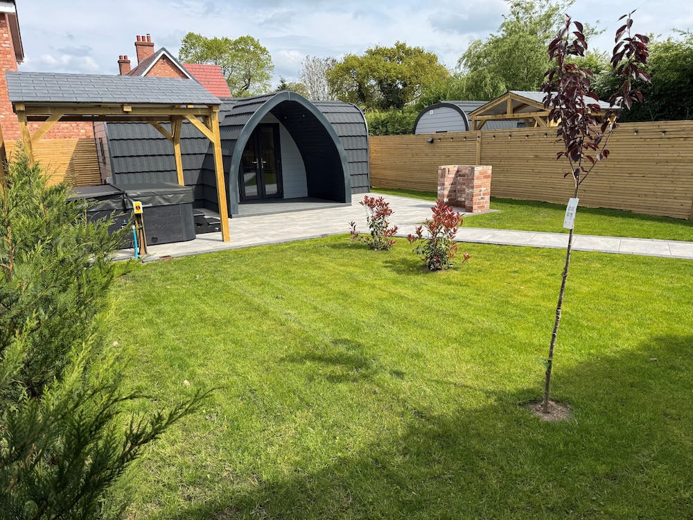 Oakwood Farm Mews 13/15