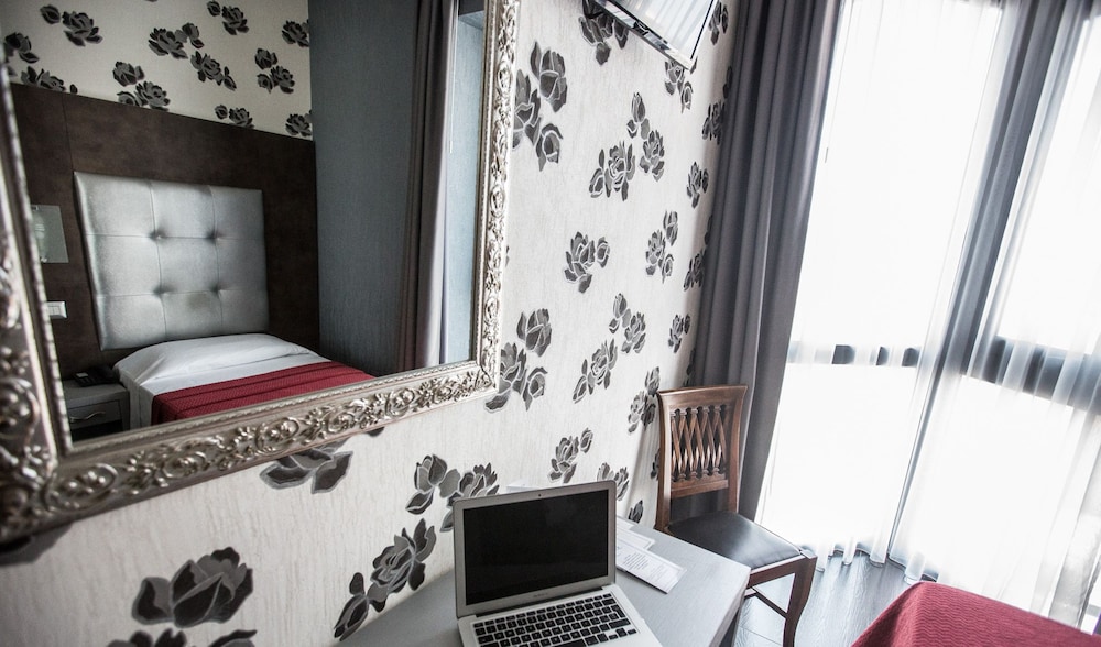 Hotel Relax Roma Nord 50/50