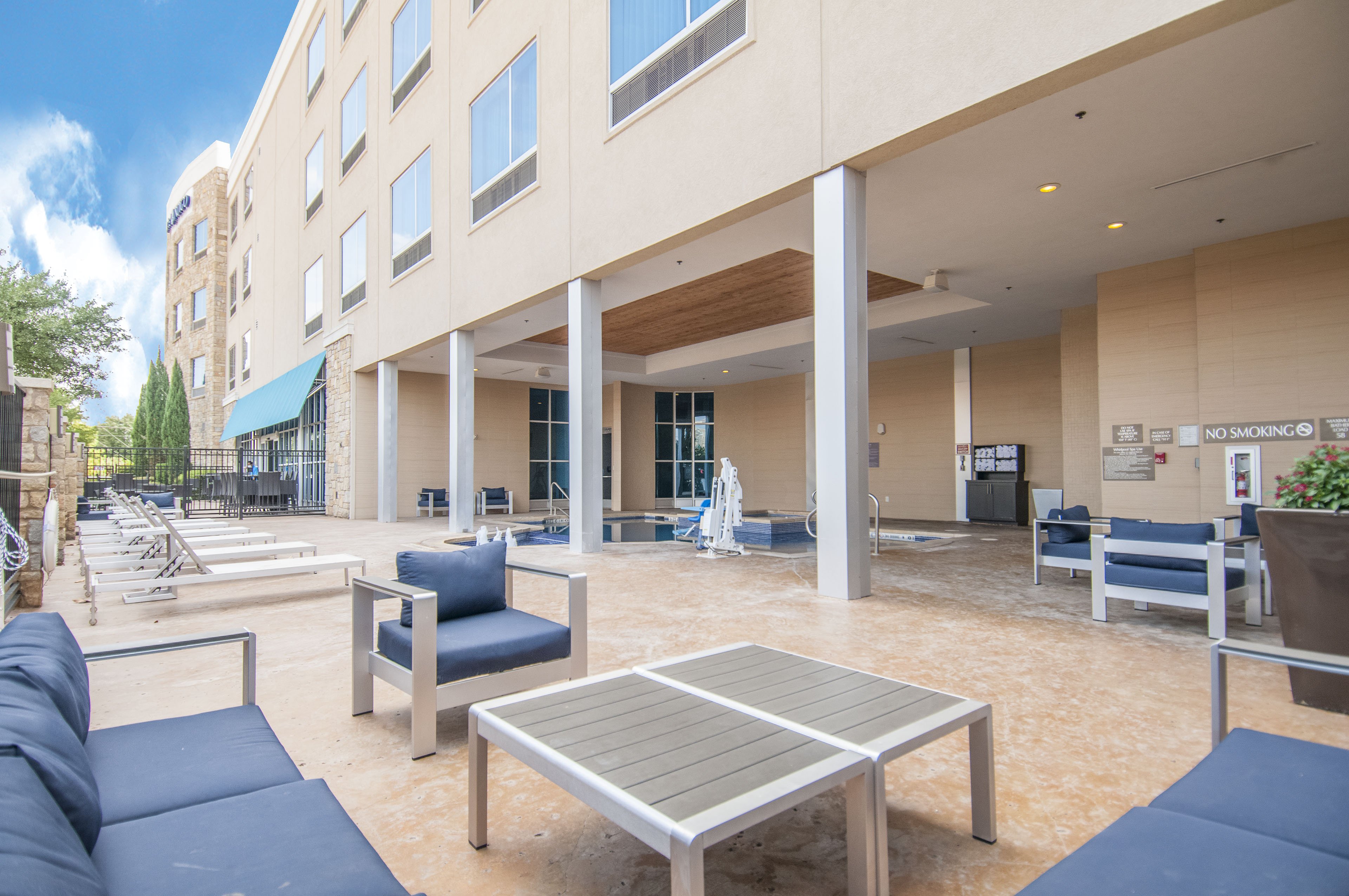 Hotel Indigo Waco Baylor 64/76