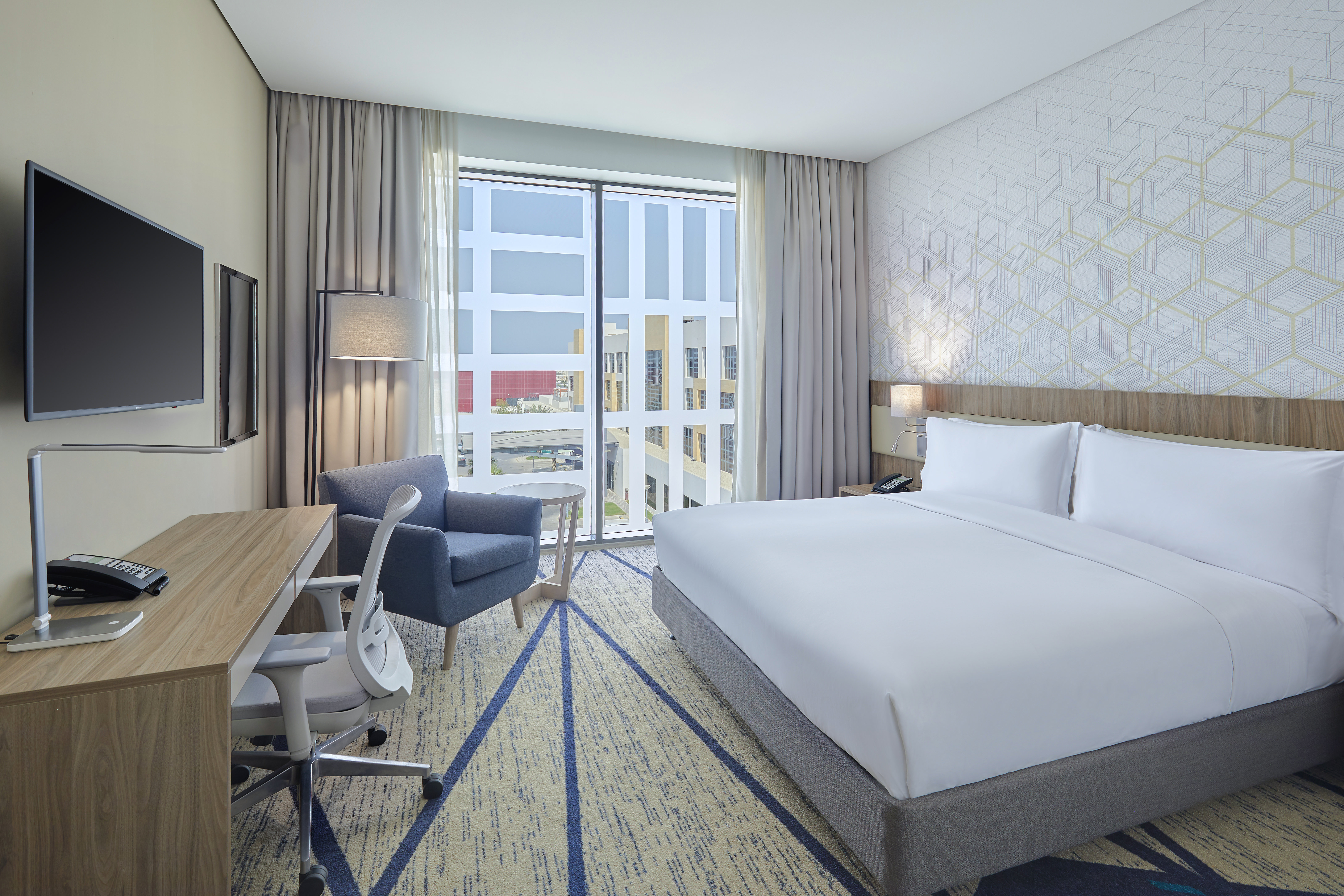 هوليداي إن آند سويتس - الجبيل(Holiday Inn & Suites Al Jubail) 16/72