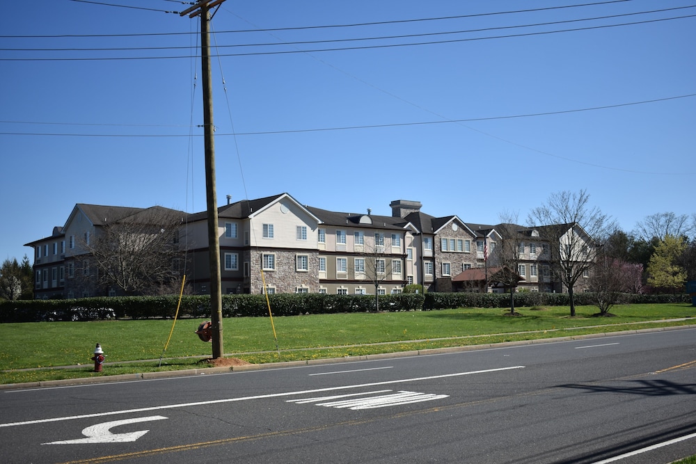 Staybridge Suites Cranbury-South Brunswick 68/75