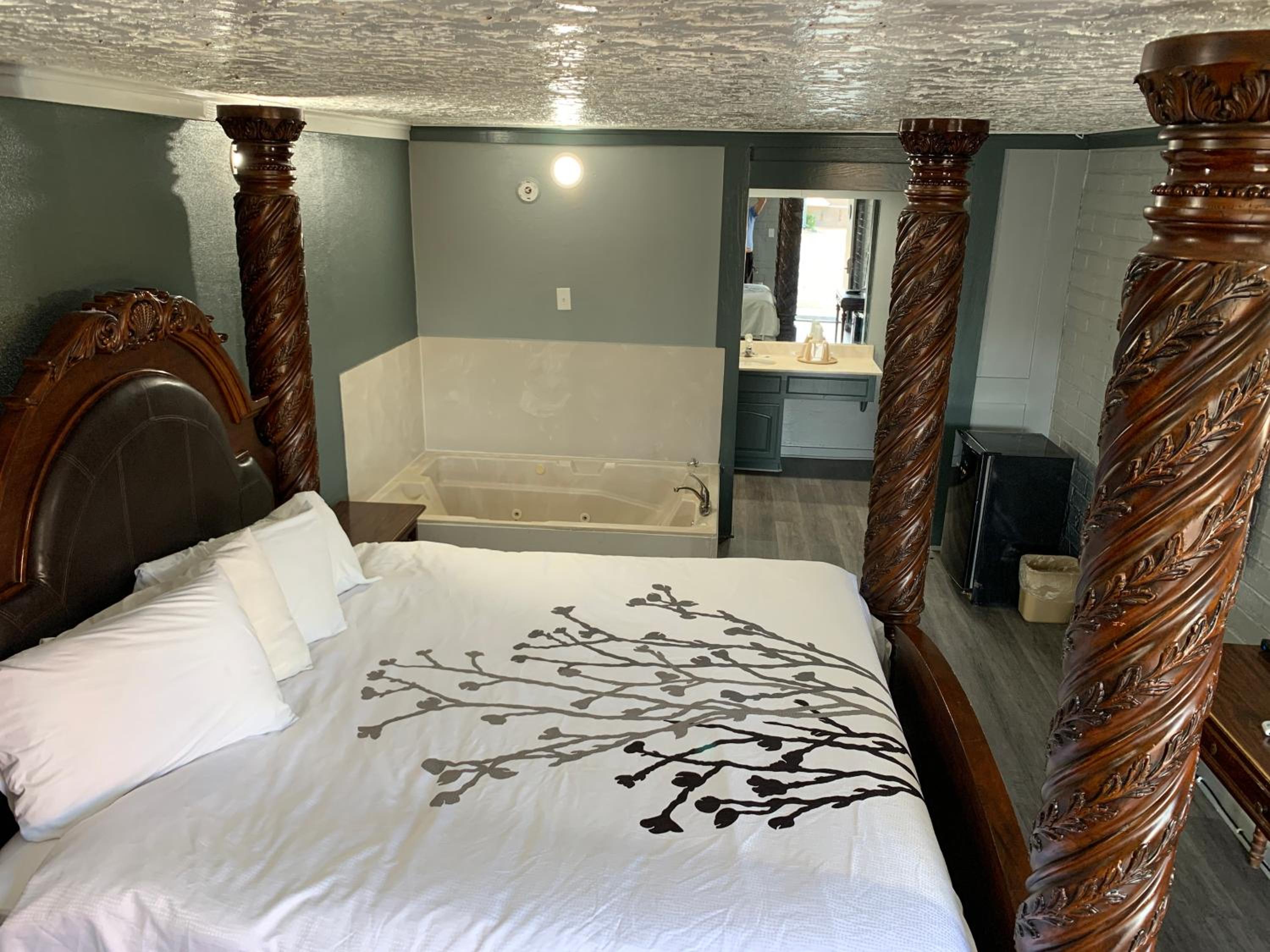 Knights Inn Tyler 20/55