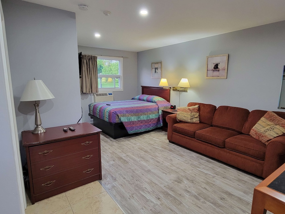 Knights Inn Cobourg 21/47