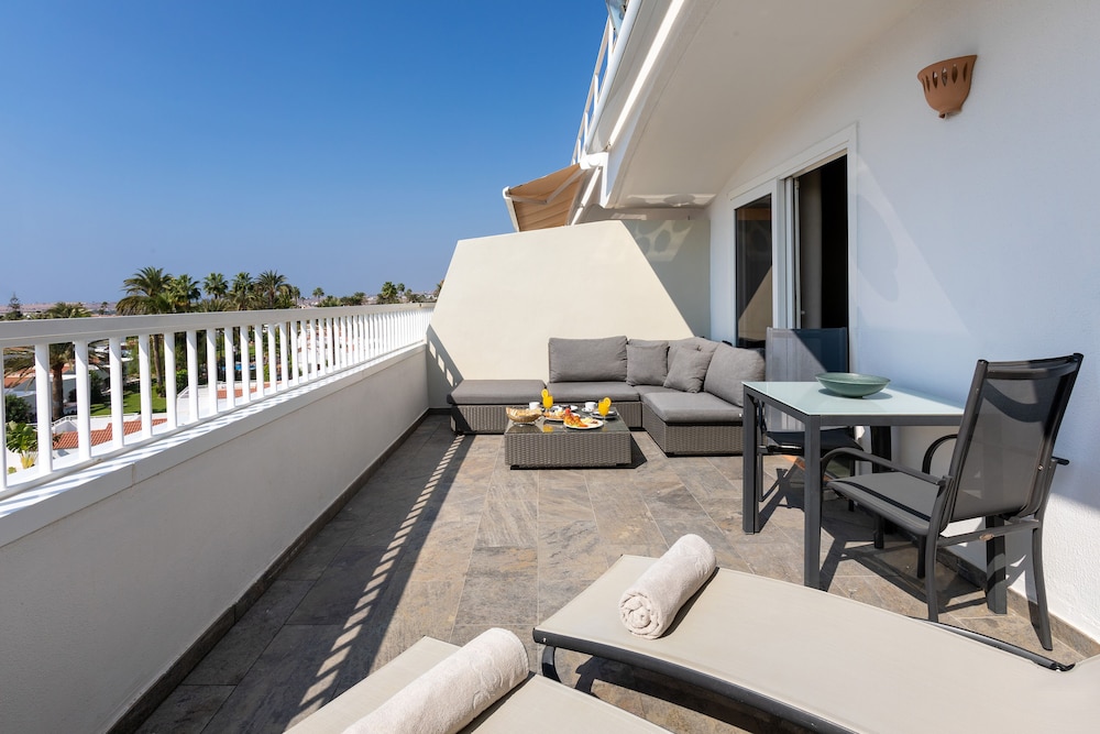 Sol Barbacan Apartments 45/72