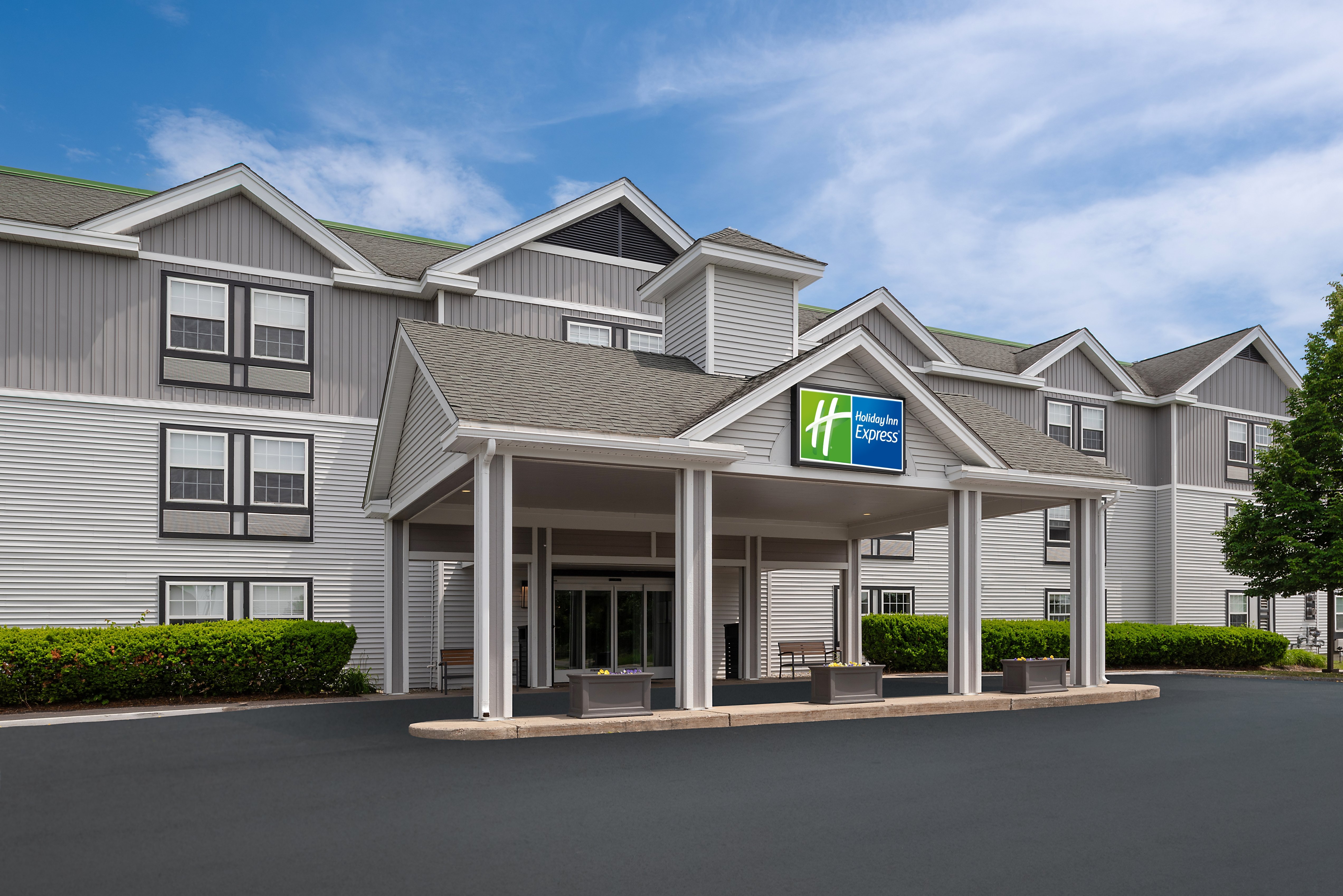 Holiday Inn Express St. Albans 3/21