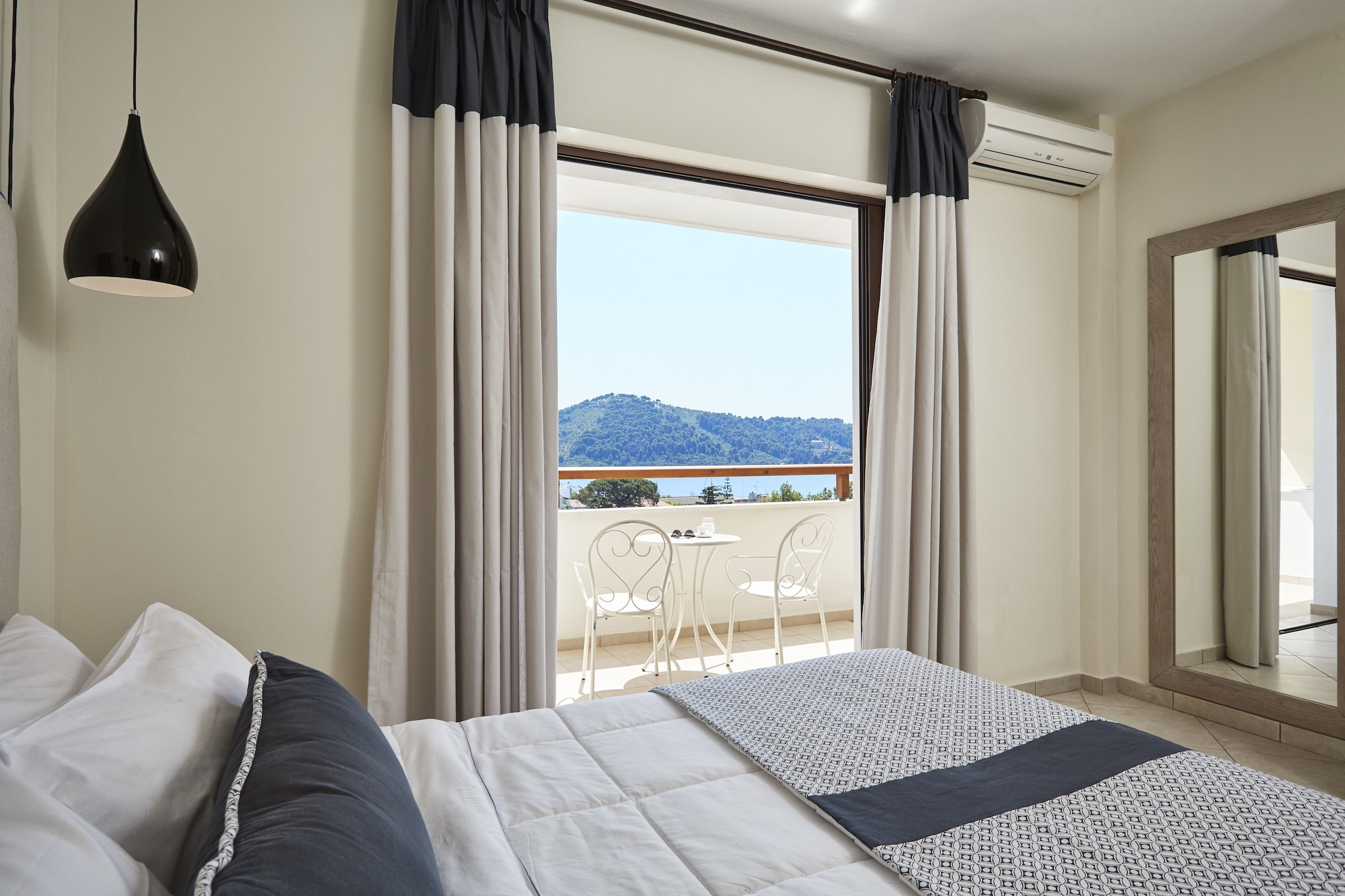 DELUXE, SUITE, SEA VIEW