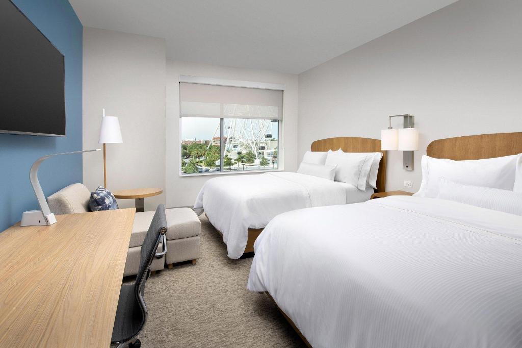 Guest Room, Deluxe, 2 Queen Beds