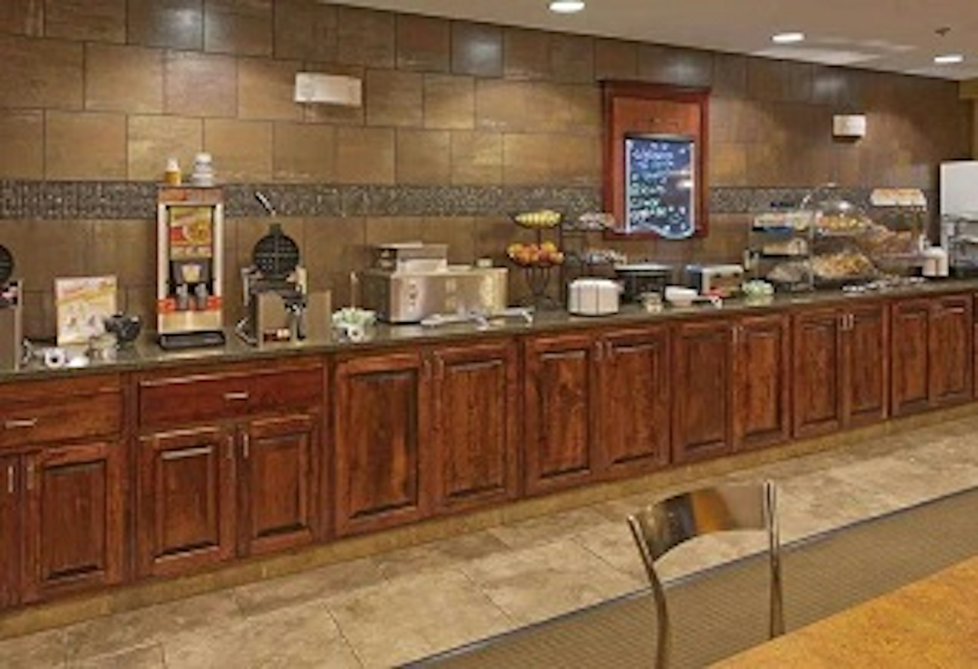 La Quinta Inn & Suites by Wyndham Minot 35/41
