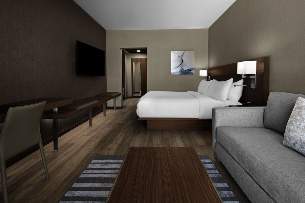 AC Hotel by Marriott Lansing University Area 14/49