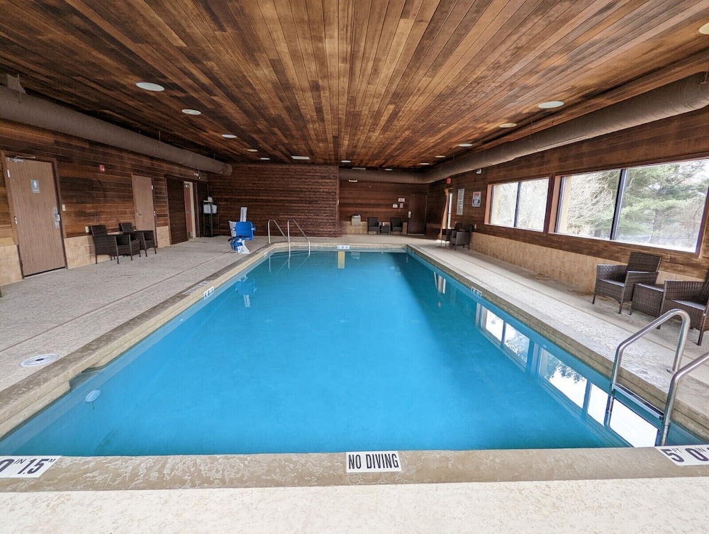 Cobblestone Inn & Suites Merrill 4/50
