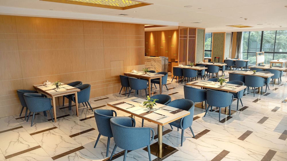 Holiday Inn Dujiangyan Ancient Town 28/50