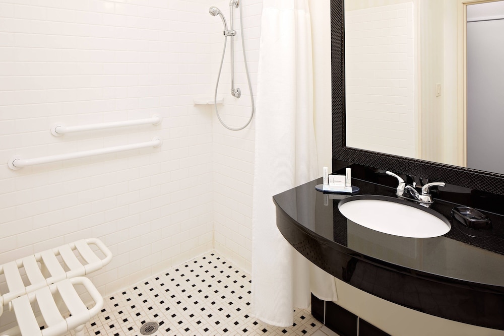 Fairfield Inn Suites By Marriott Dallas Mansfield 6/32