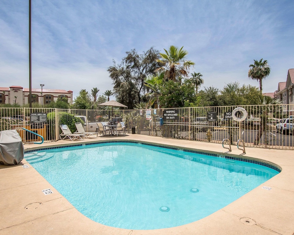 Comfort Suites Peoria Sports Complex 1/43