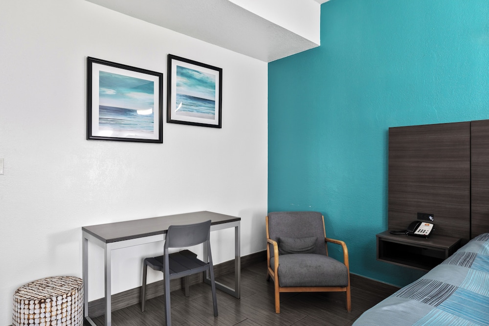 WindWater Hotel & Marina 48/66
