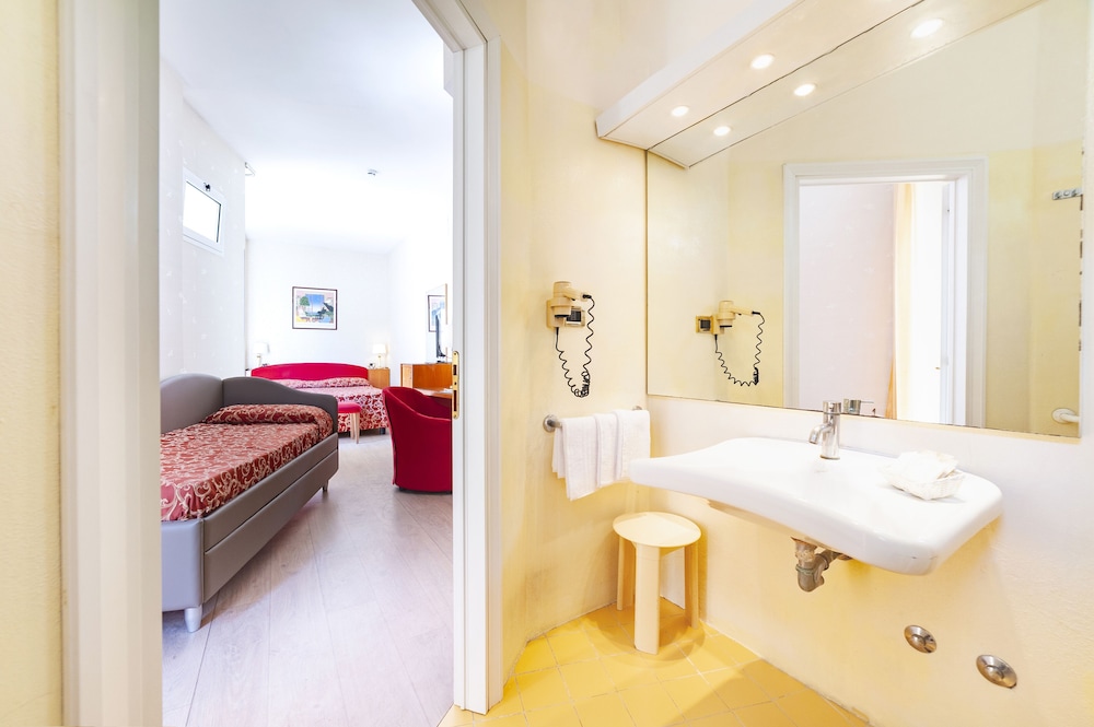 Hotel Kursaal 11/26
