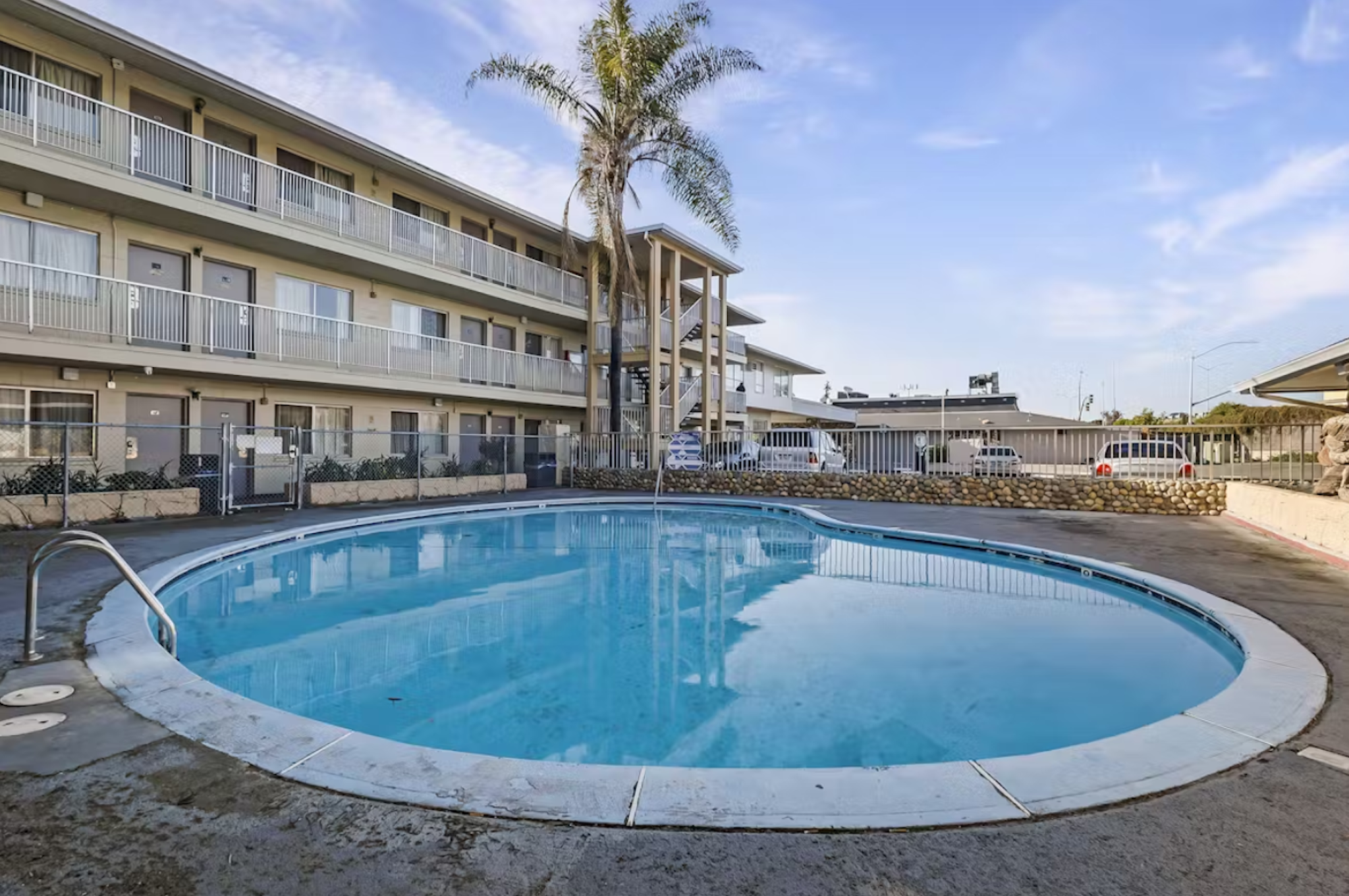 Heritage Inn Express Hayward 31/33
