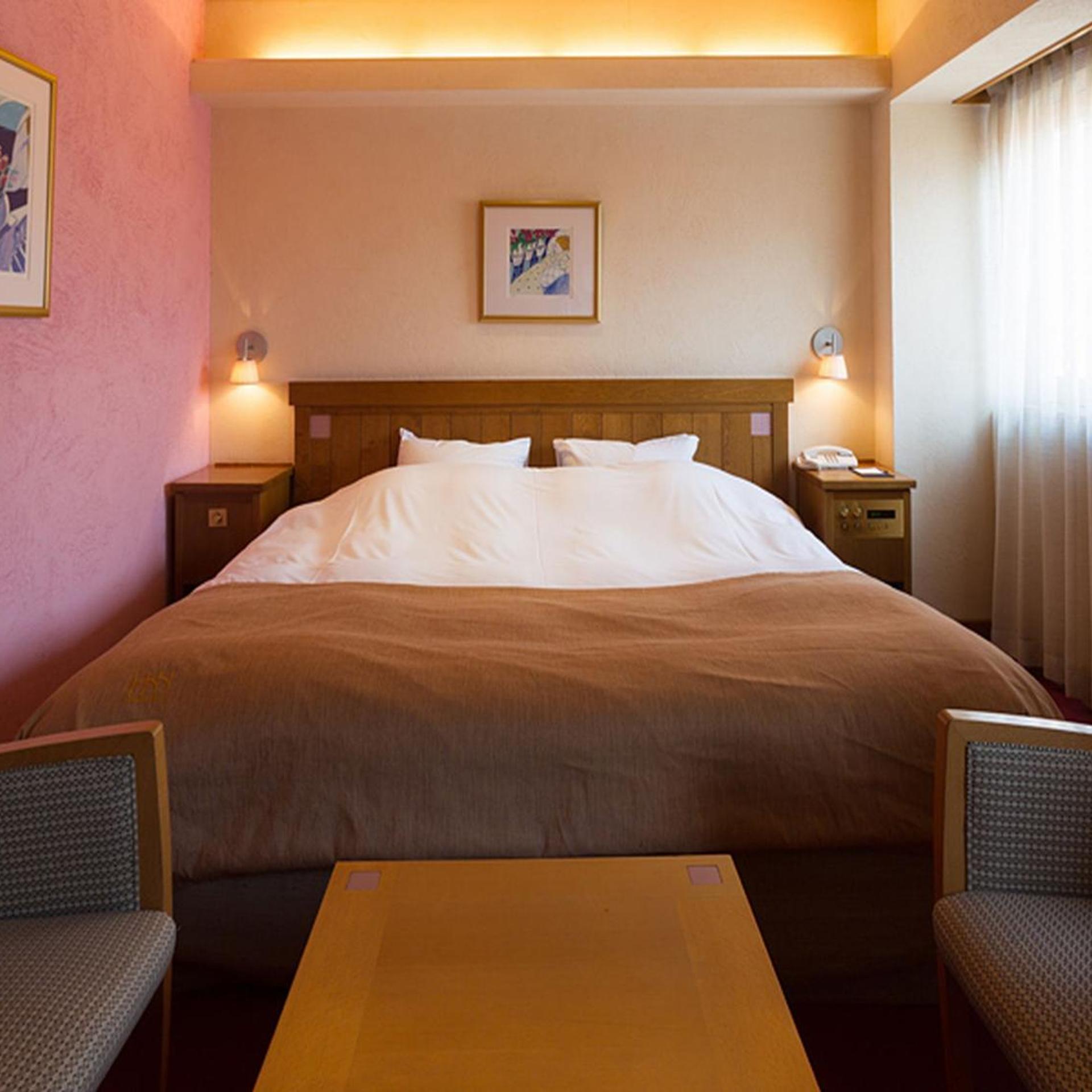 Deluxe, Double Bed