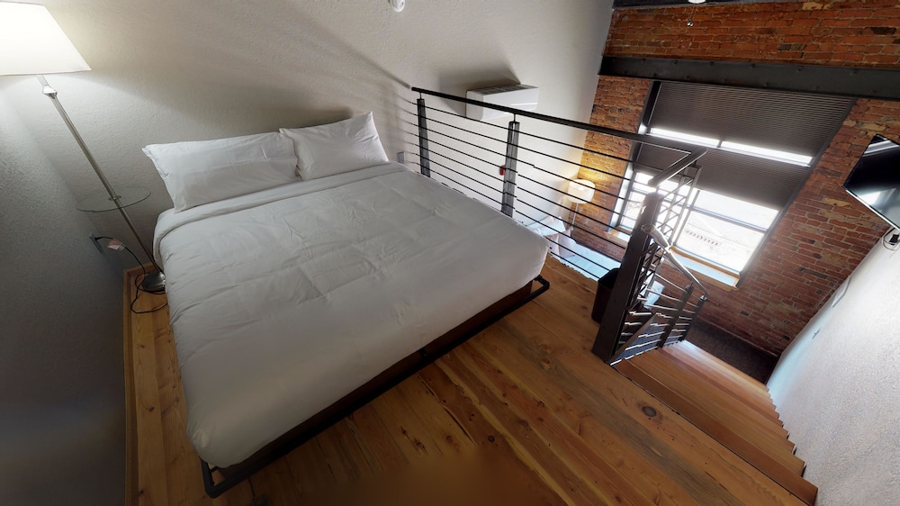 The Hotel Sturgis 23/50