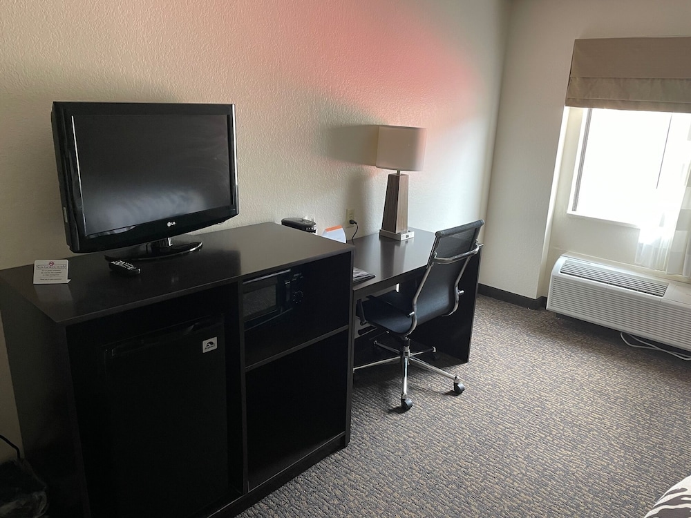 Sleep Inn & Suites near Sports World Blvd 35/39