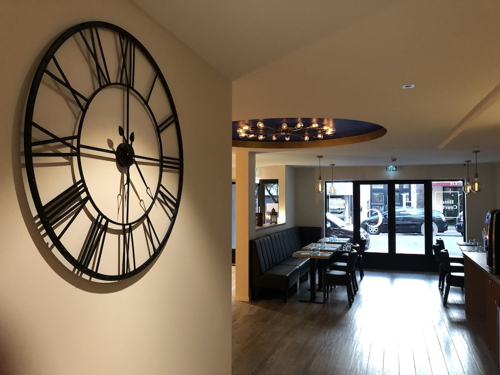 Hotel Courbet 36/60