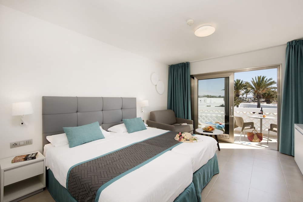 Hotel Las Costas 7/65