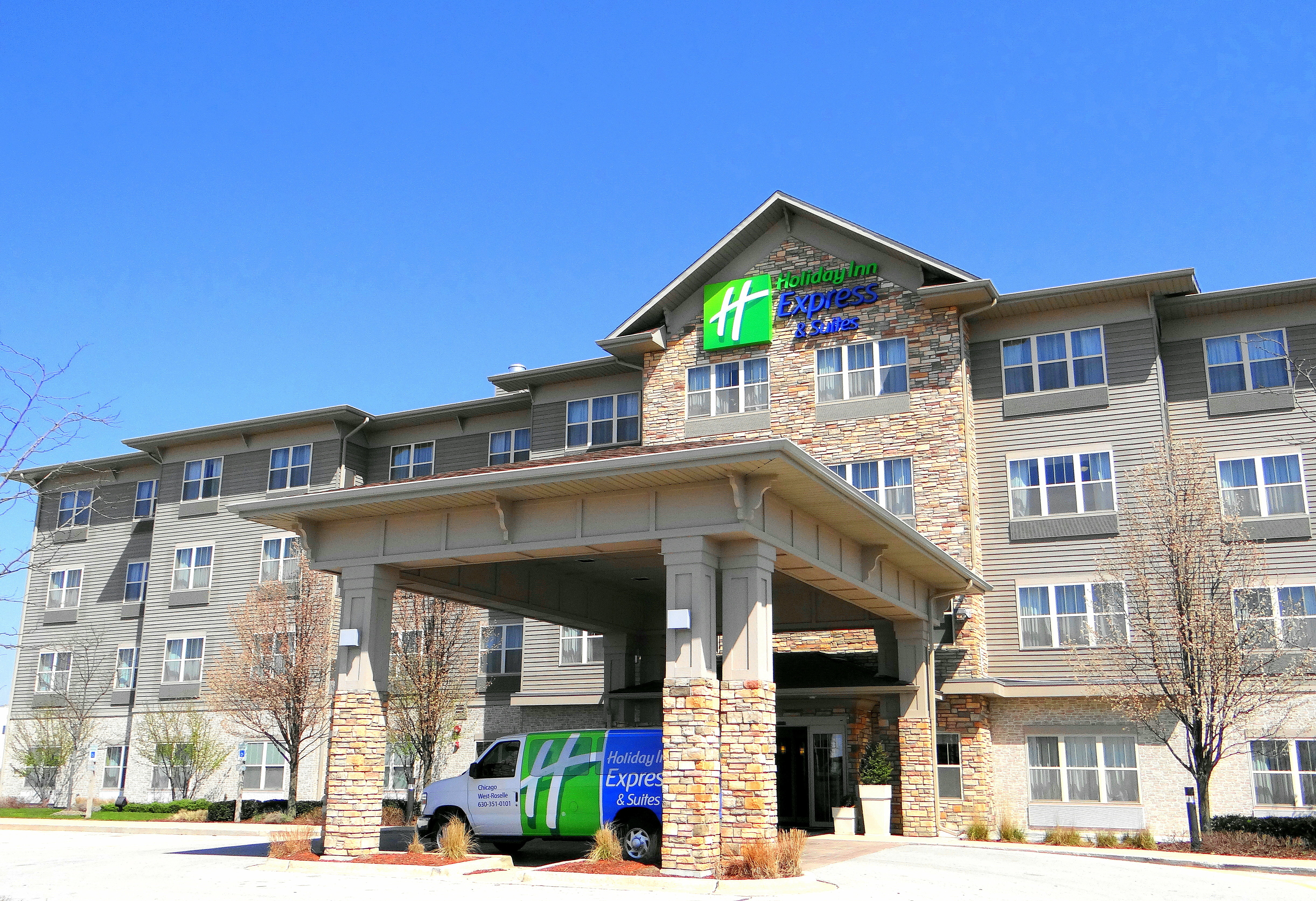 Holiday Inn Express Suites Chicago West Roselle 2/50