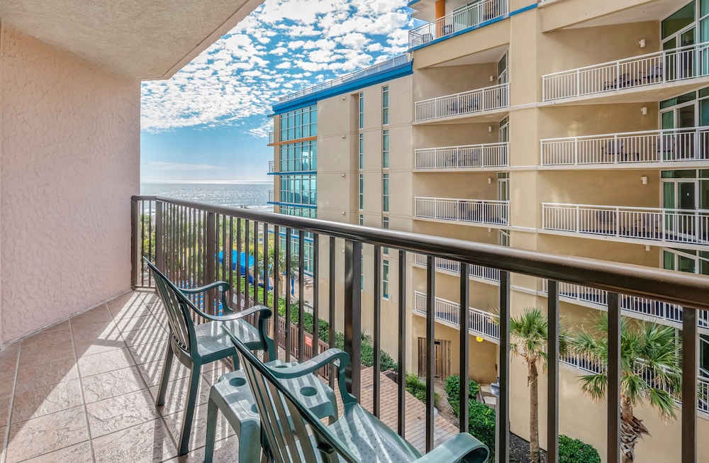 Beach Colony Resort 4/66